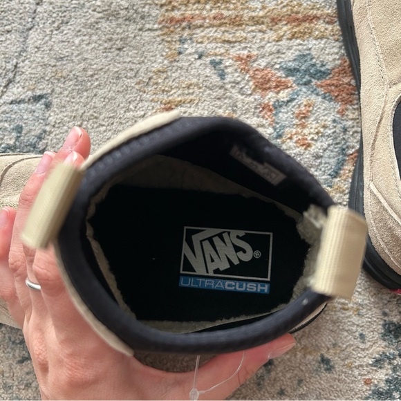 Vans Winter Chelsea Boots - Picture 6 of 8